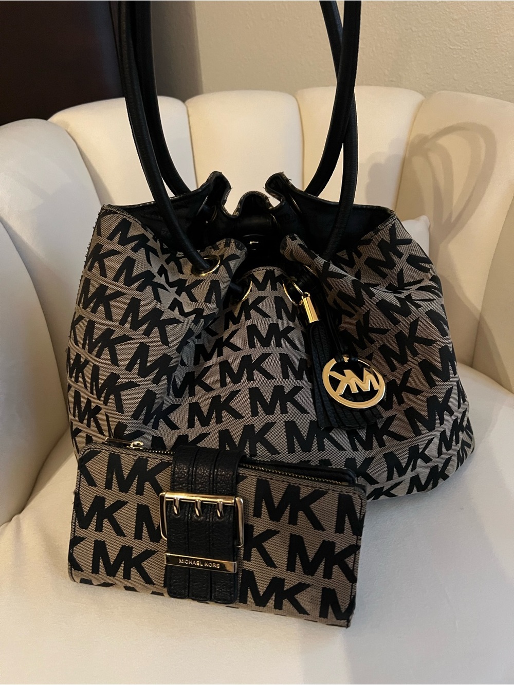 Michael Kors Black and Beige MK Logo Drawstring Tote with Wallet Set